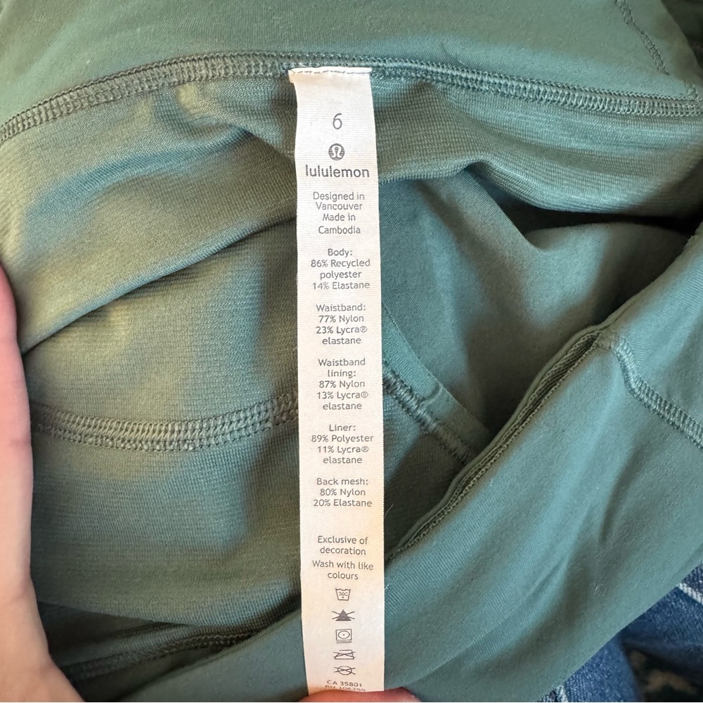 Lululemon Aquatic Green Speed Up  Shorts - Picture 9 of 9